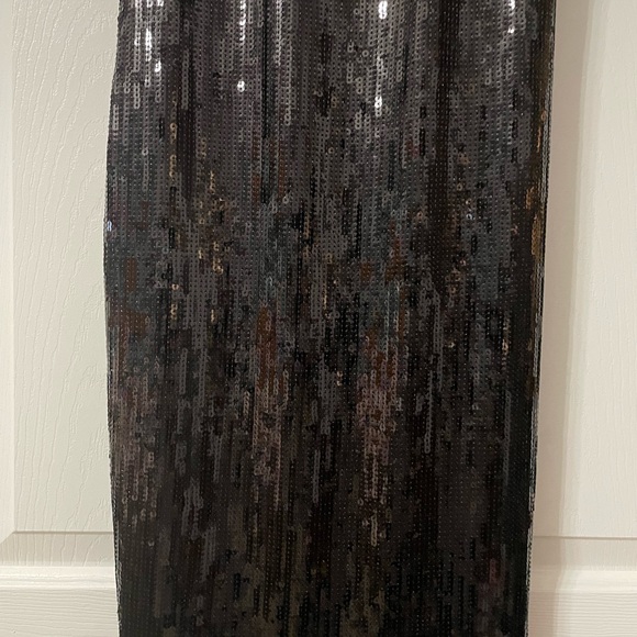 Sleeveless sequins dress - Picture 7 of 9